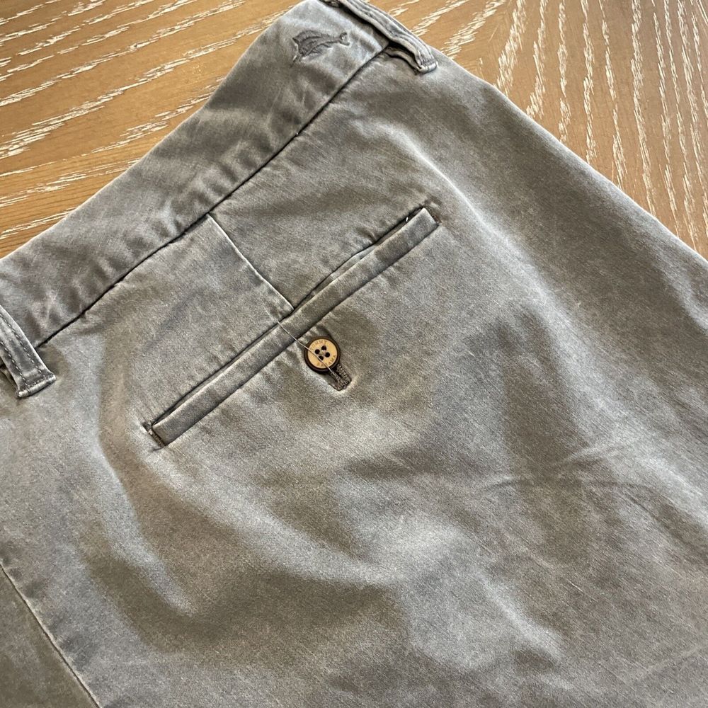Tommy Bahama Mens 40x32 Gray Chino Straight Leg Pants‎ EUC Flat Front SUPER SOFT
